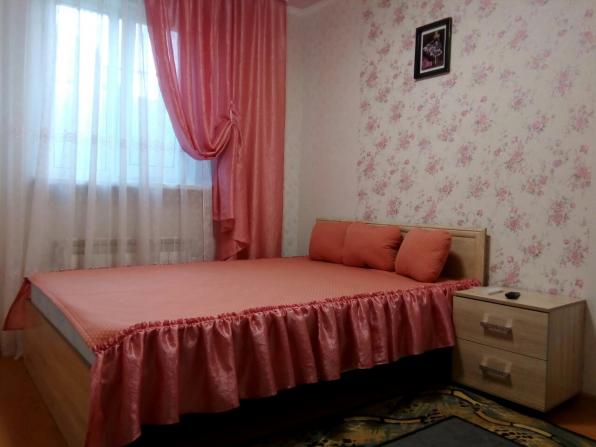 Сдается ПОСУТОЧНО 2х ком. кв-ра в центре ул. Ген. ПЕТРОВА